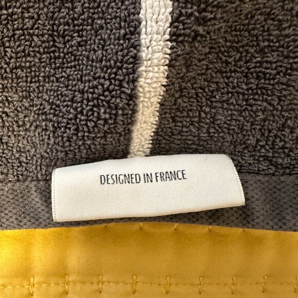 Pair of Lacoste hand towels, dark gray with white strips - Picture 7 of 9